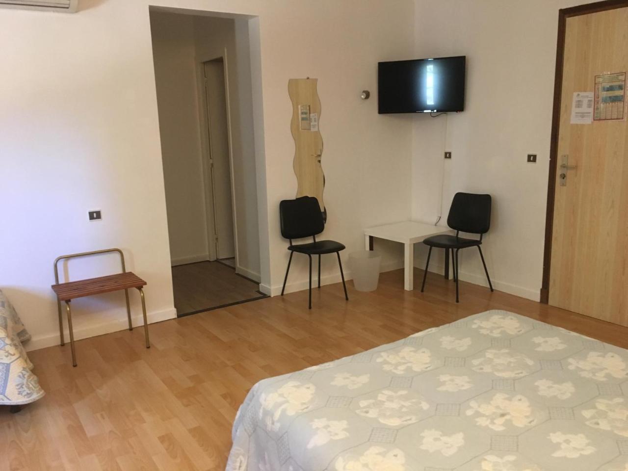 Hotel Restaurant La Garenne Tresserre 외부 사진